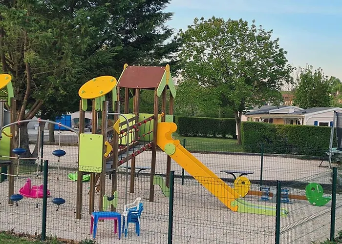 Mobil-home Cosy 6 Pers Avec Terrasse - Api-1-52-1949 * Radonvilliers